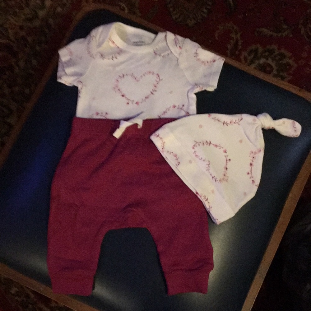 Modern Moments by Gerber three piece set sz 0-3 months